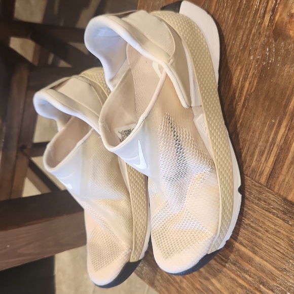 Nike Go Flyease Sanddrift Black - Picture 2 of 5